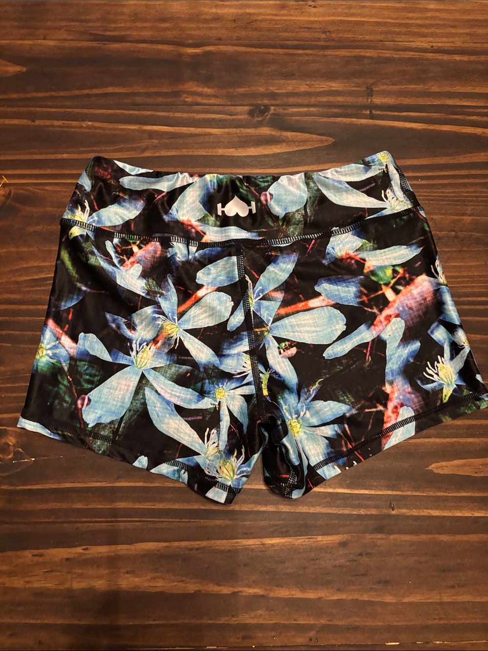 Wodbottom small tropical flower shorts